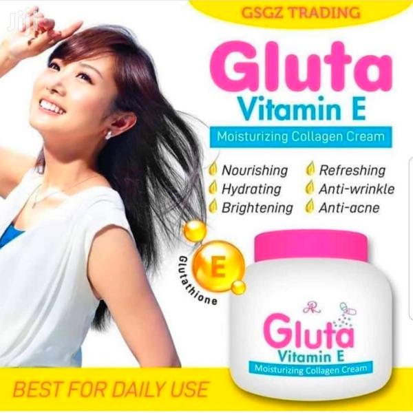 Gluta Vitamin E Moisturizing Collagen Cream 200ML